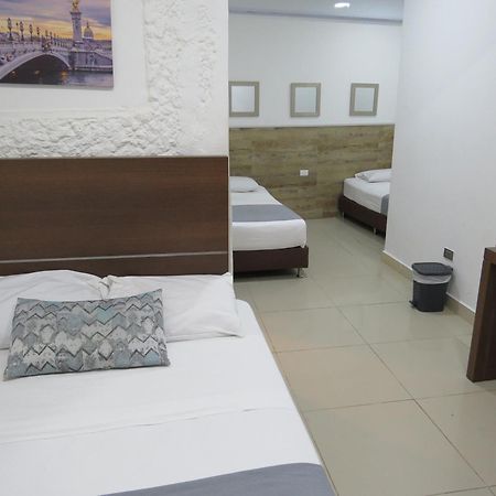 Hotel A & A Santa Alejandria Medellin Bagian luar foto