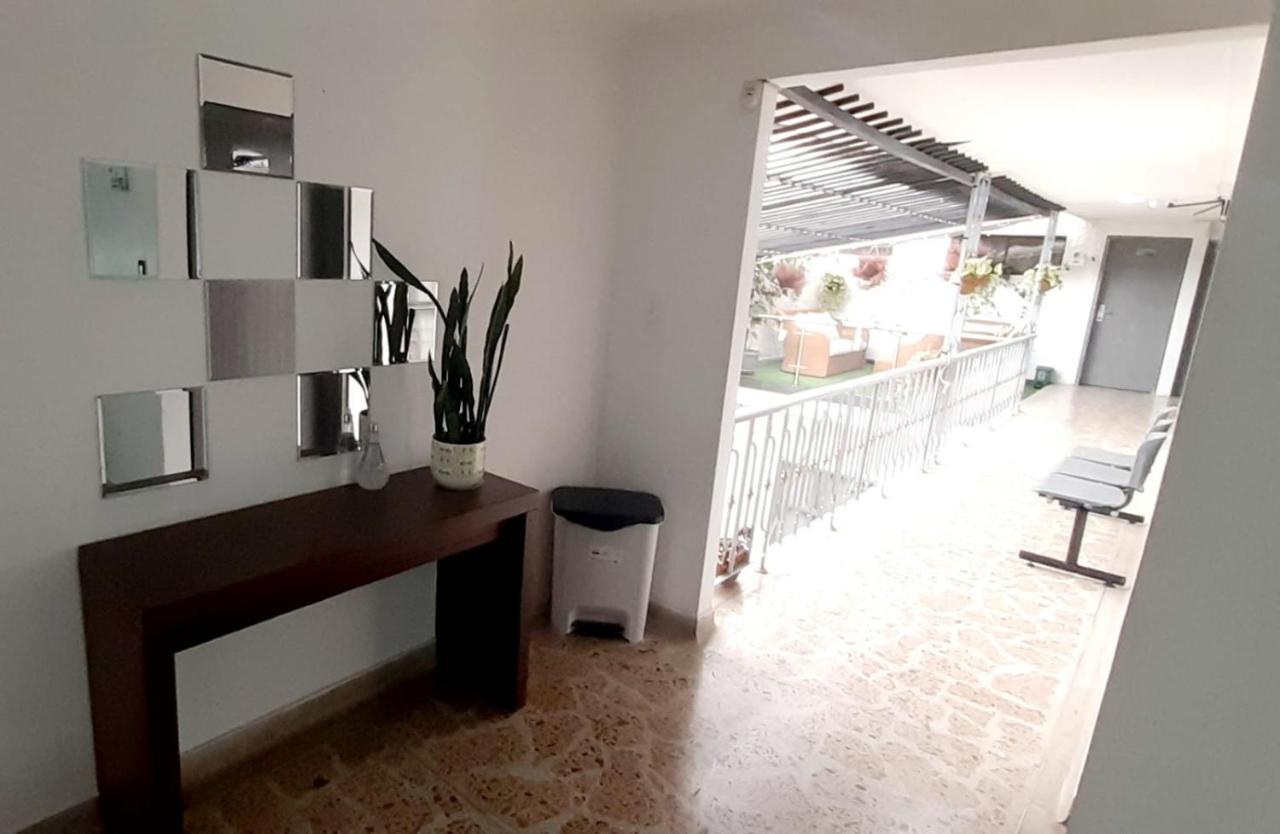 Hotel A & A Santa Alejandria Medellin Bagian luar foto
