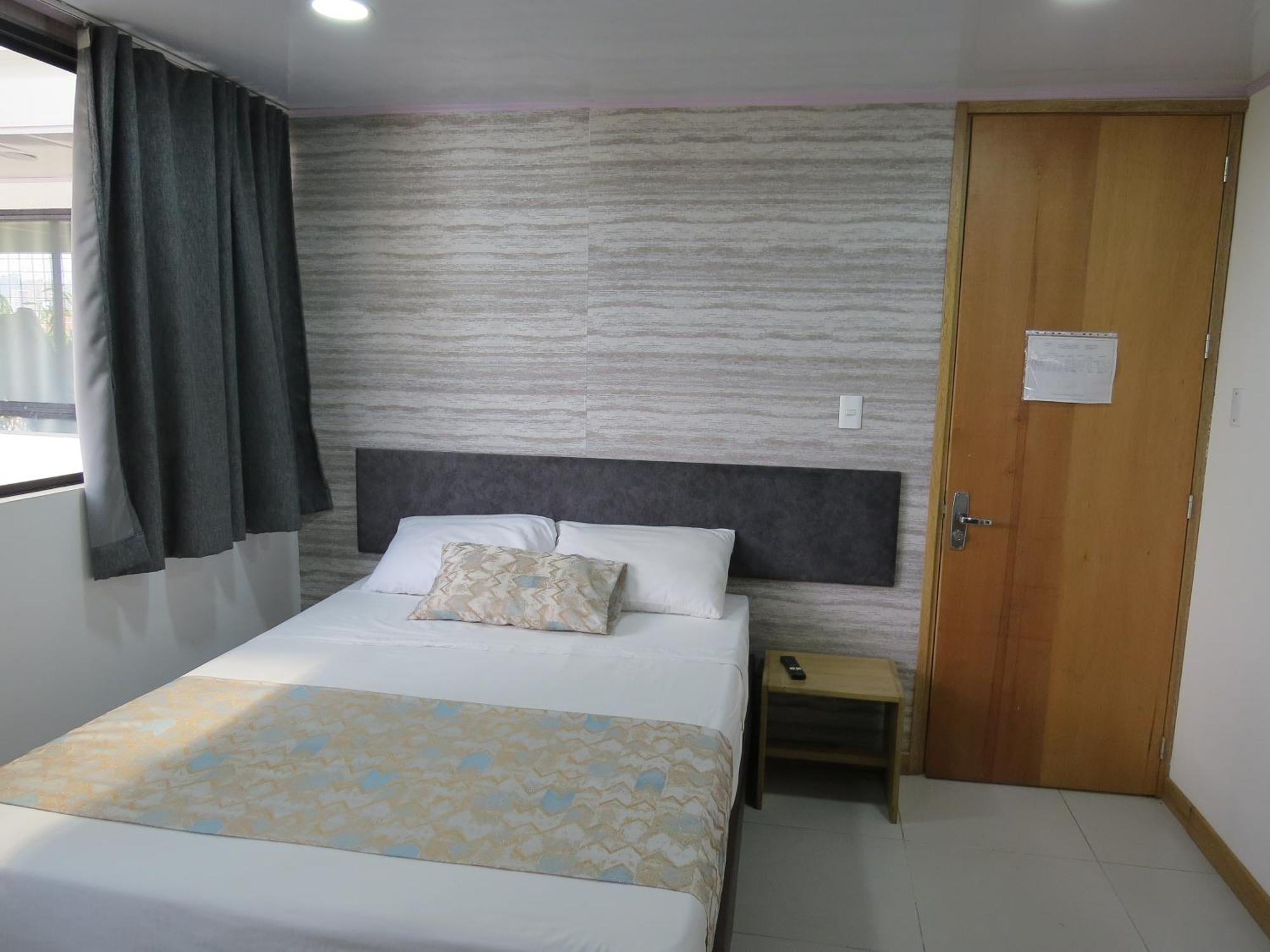 Hotel A & A Santa Alejandria Medellin Bagian luar foto