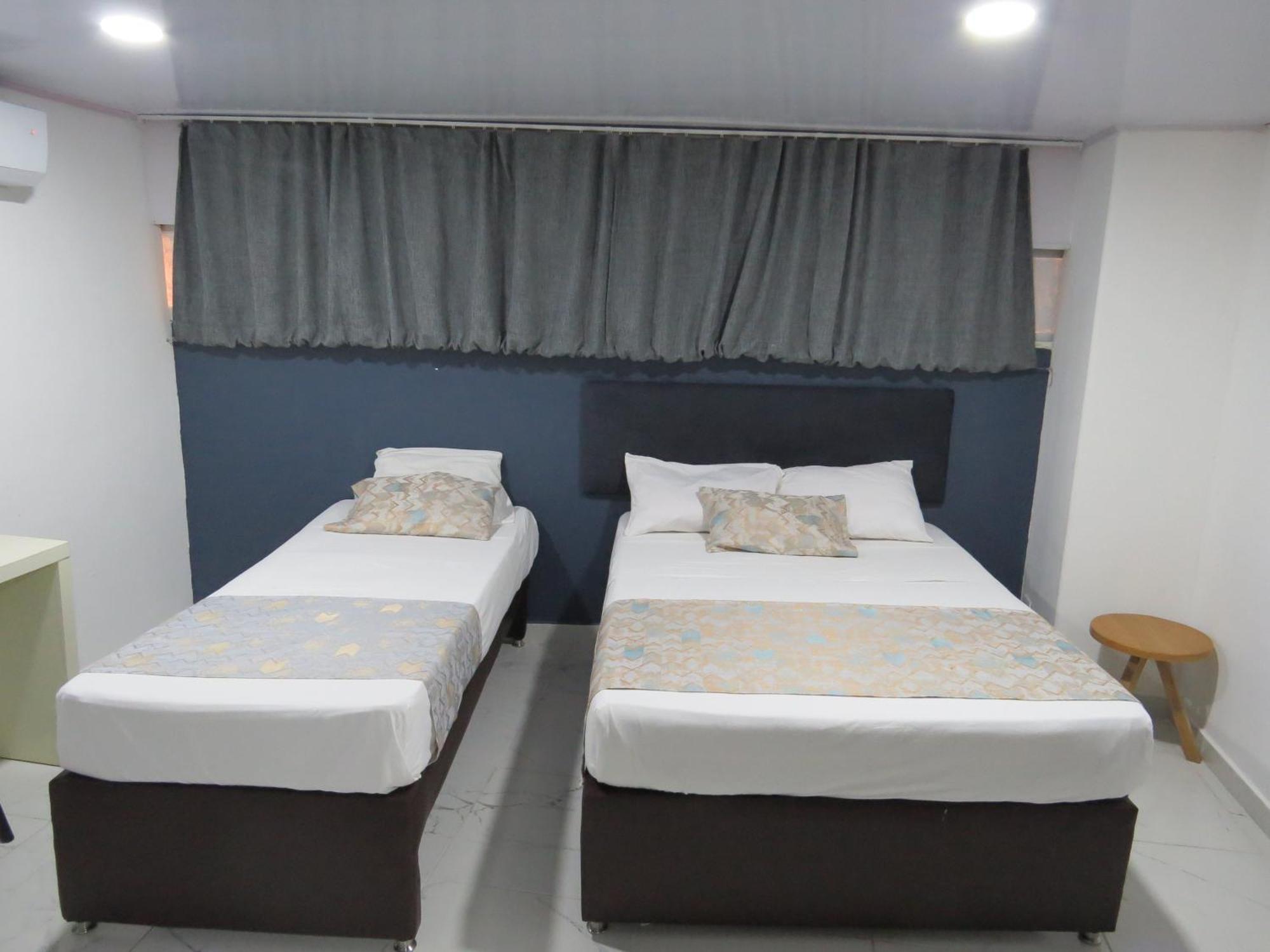 Hotel A & A Santa Alejandria Medellin Bagian luar foto