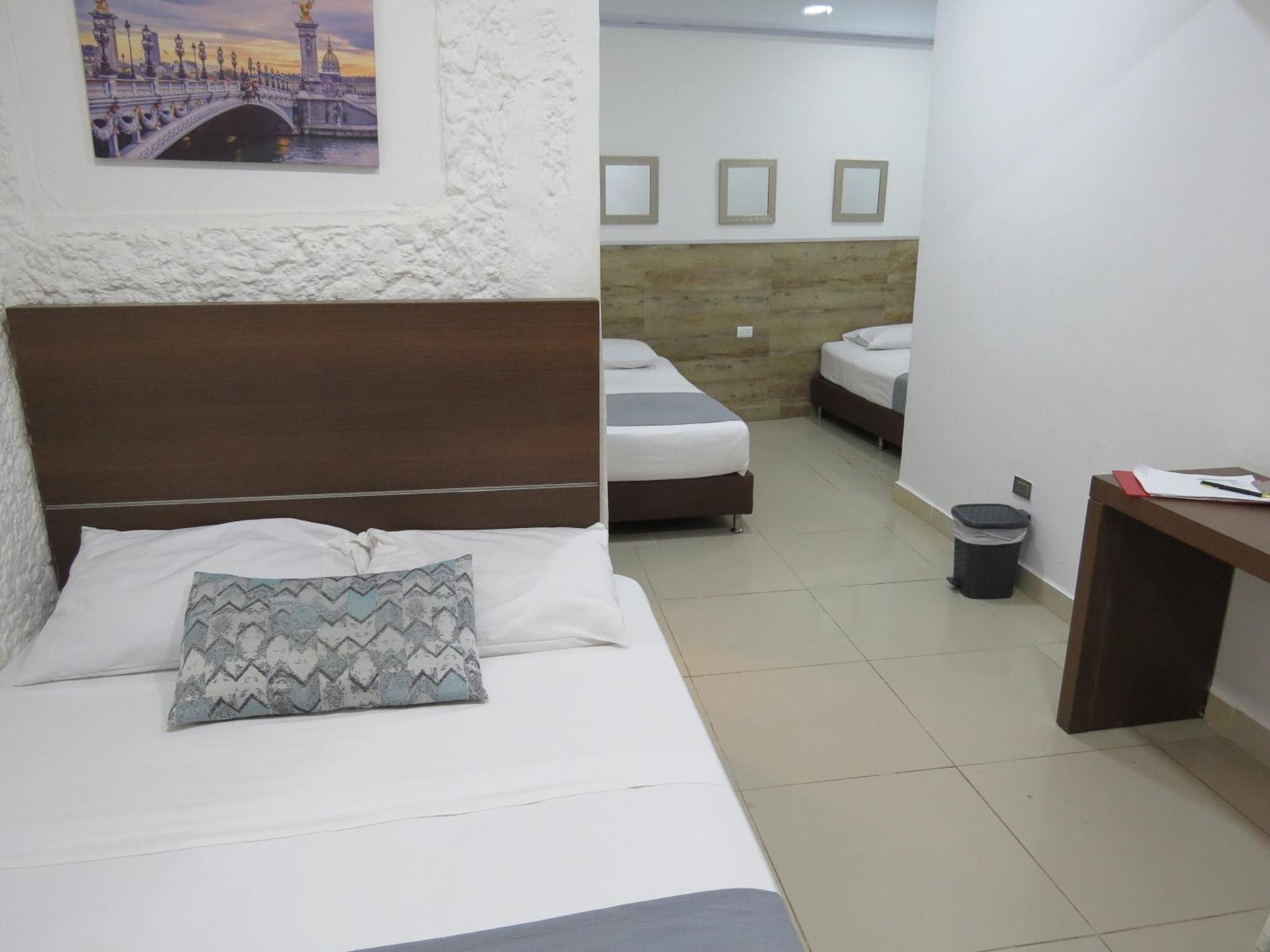 Hotel A & A Santa Alejandria Medellin Bagian luar foto