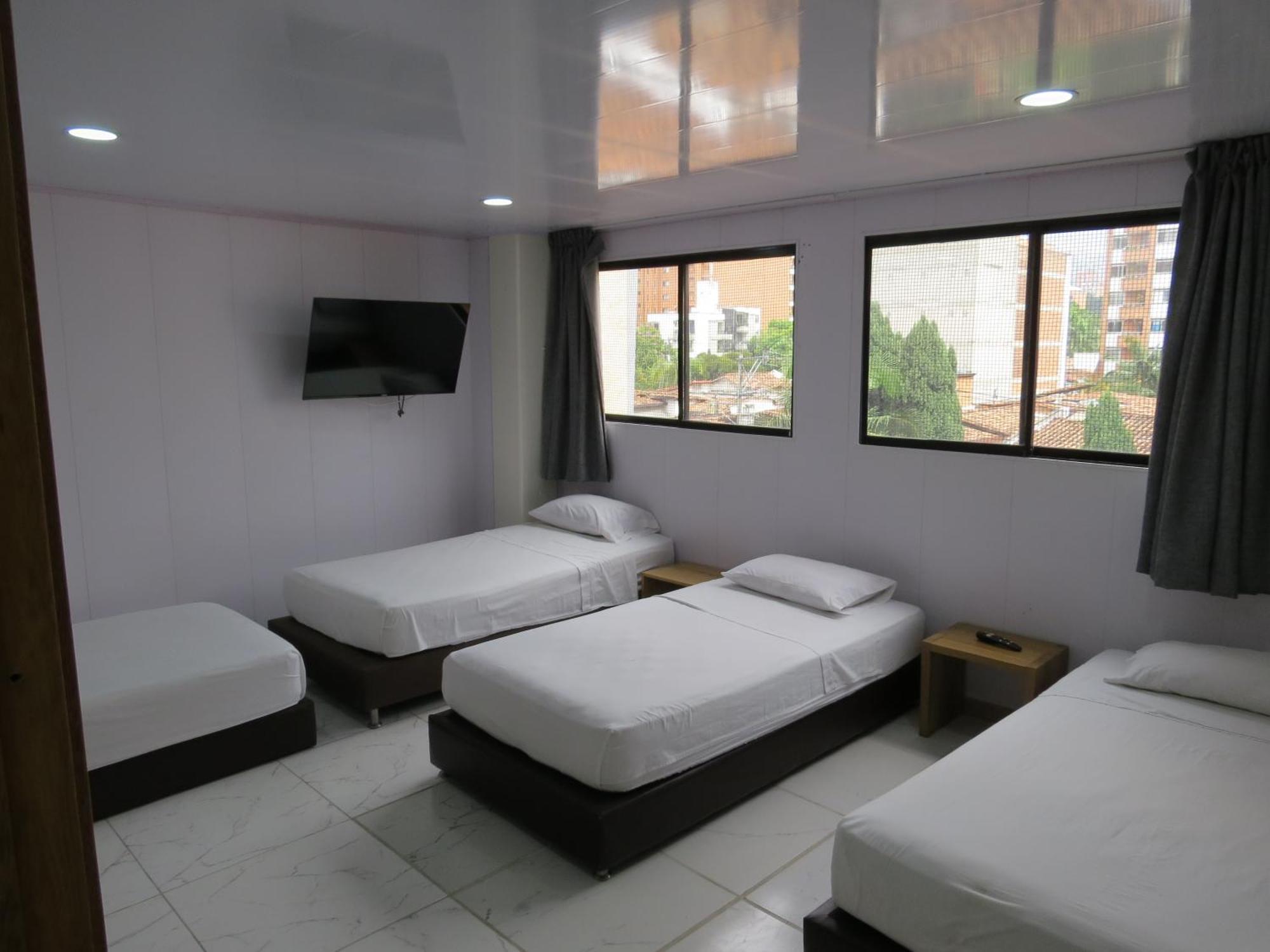 Hotel A & A Santa Alejandria Medellin Bagian luar foto