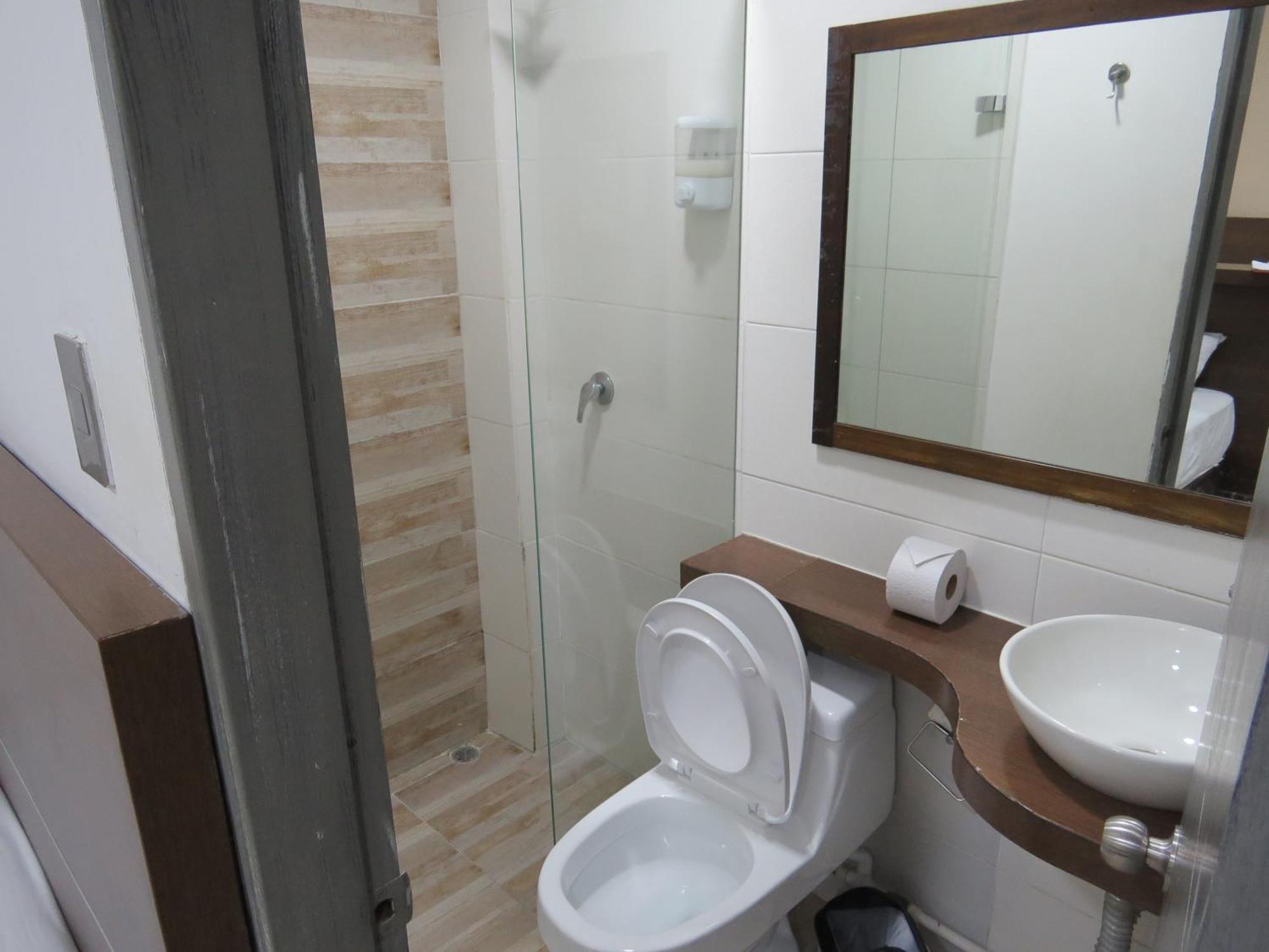 Hotel A & A Santa Alejandria Medellin Bagian luar foto