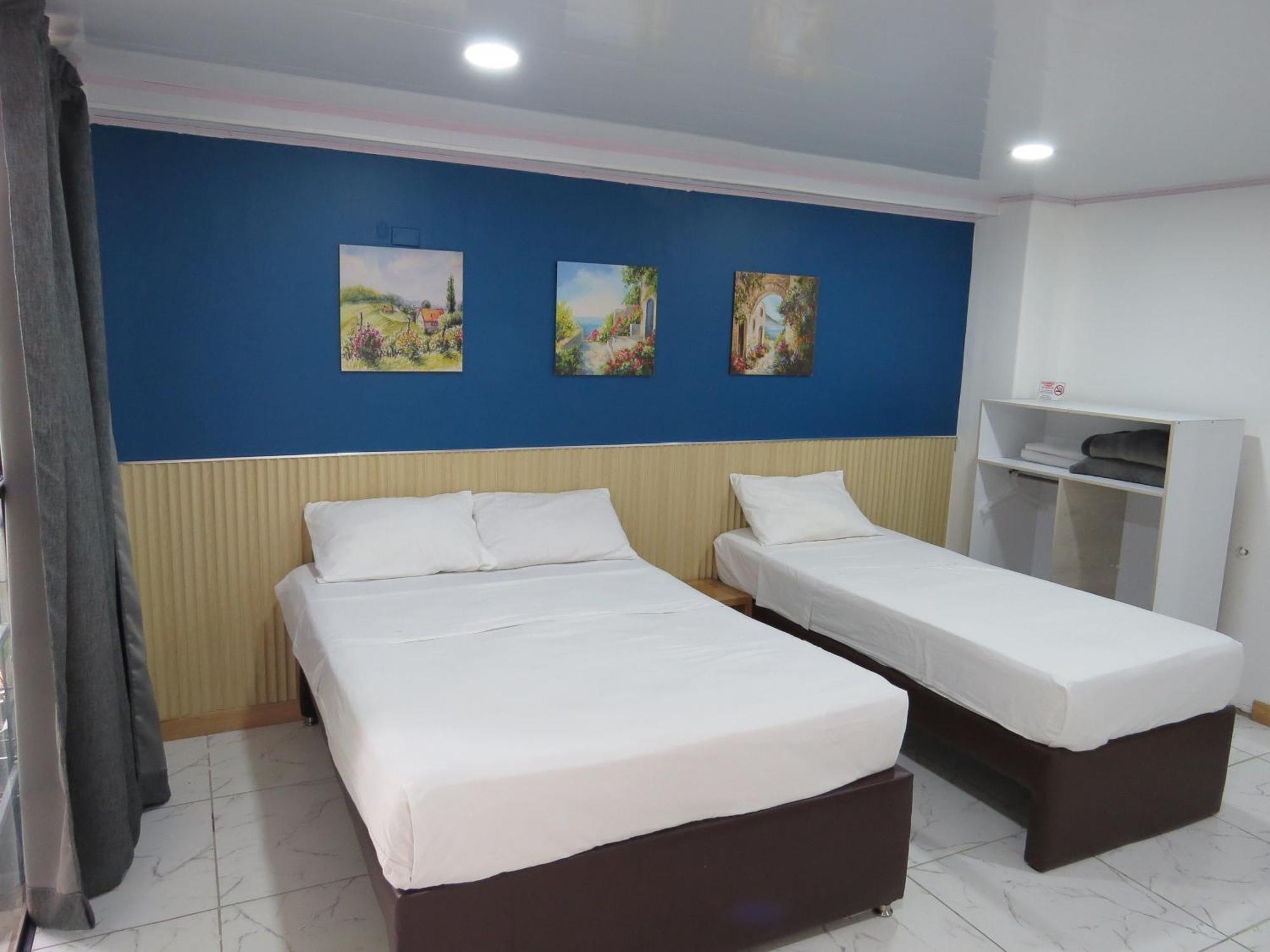 Hotel A & A Santa Alejandria Medellin Bagian luar foto